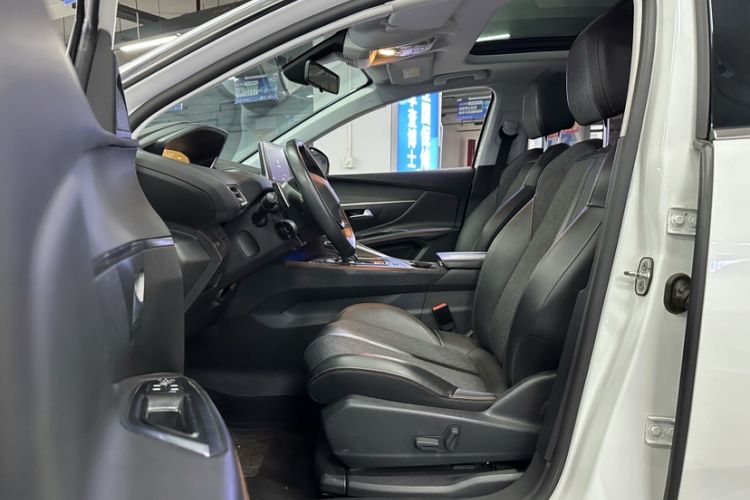 Used Peugeot 5008 2017 380THP 7-Seater Elite Edition Interior 7