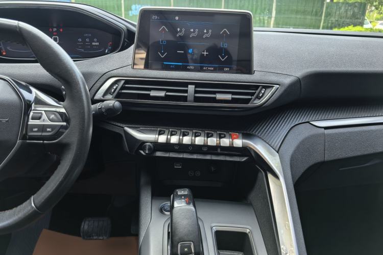 Used Peugeot 5008 2017 380THP 7-Seater Elite Edition Interior 8