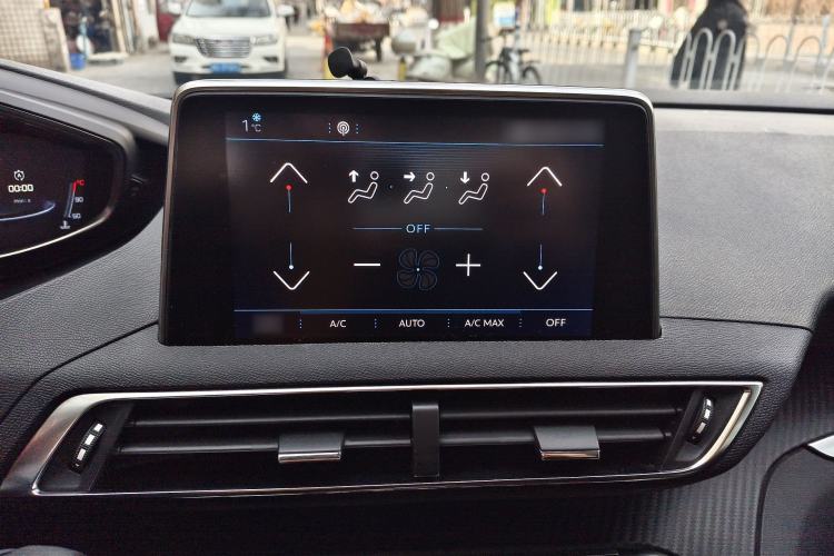Used Peugeot 5008 2017 380THP 7-Seater Elite Edition Interior 8