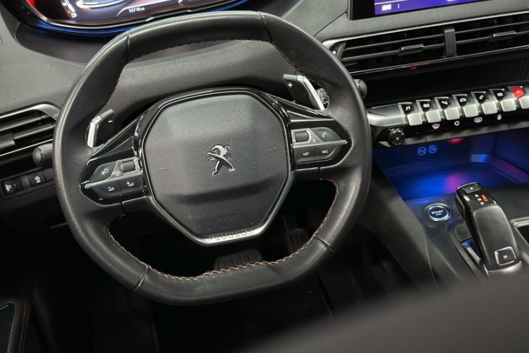 Used Peugeot 5008 2017 380THP 7-Seater Elite Edition Interior 9