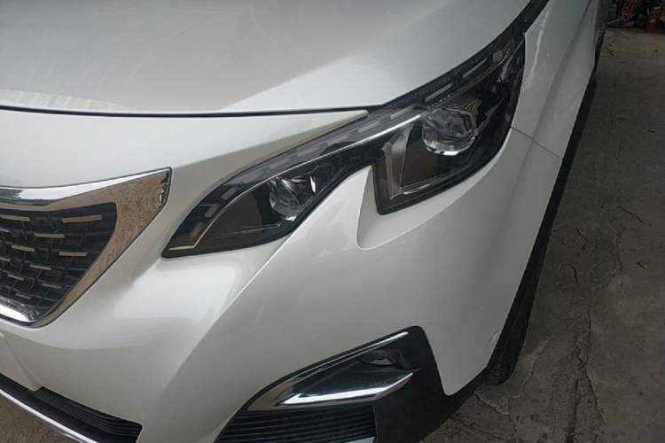 Used Peugeot 5008 2017 380THP 7-Seater Luxury GT Edition Left Front Headlight