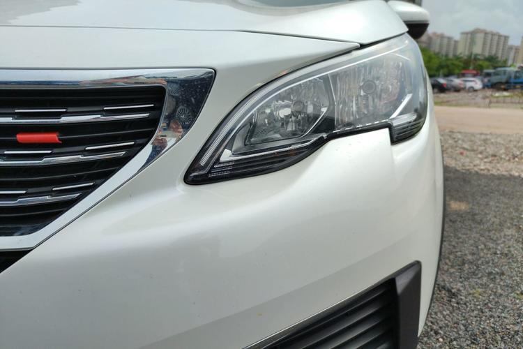 Used Peugeot 5008 2017 350THP 7-Seater Elite Edition Left Front Headlight