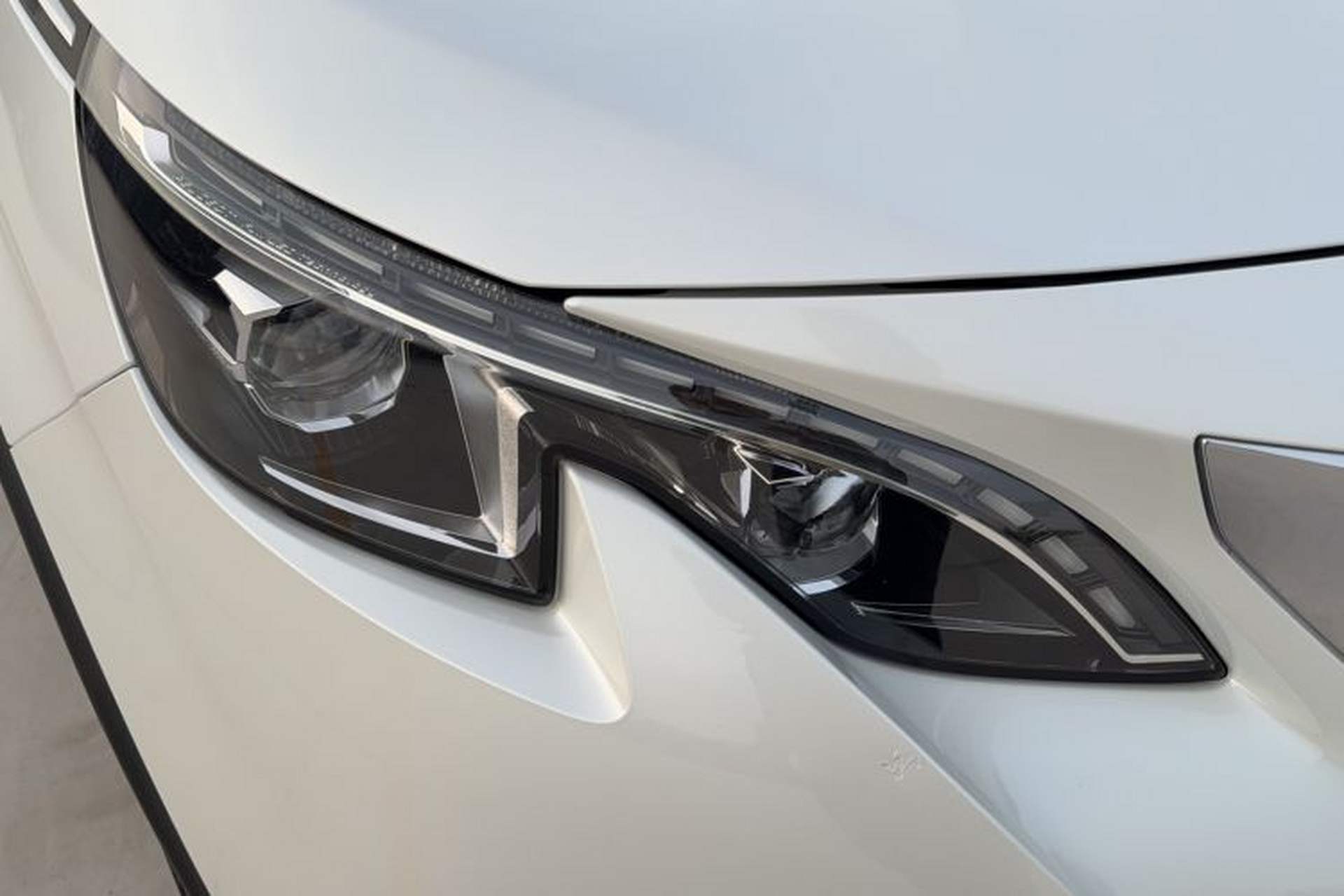 Used Peugeot 5008 2017 380THP 7-Seater Luxury GT Edition Left Front Headlight