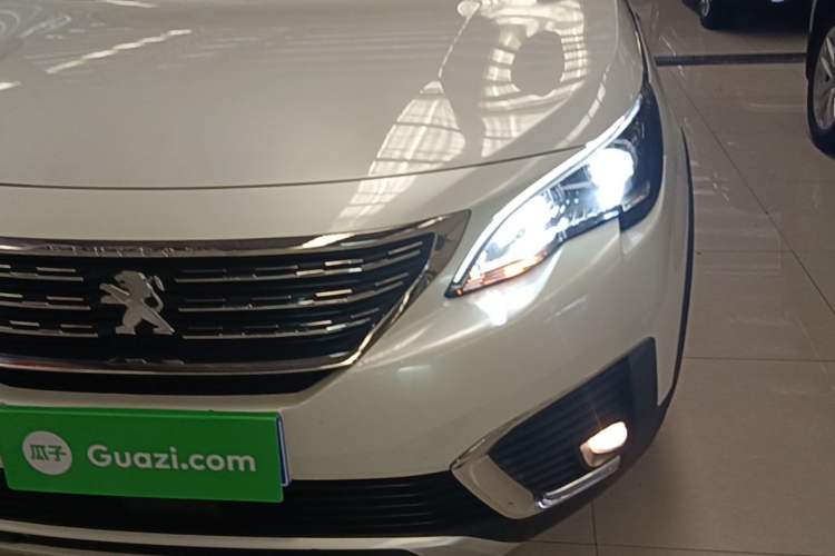 Used Peugeot 5008 2017 380THP 5-Seater Elite Edition Left Front Headlight