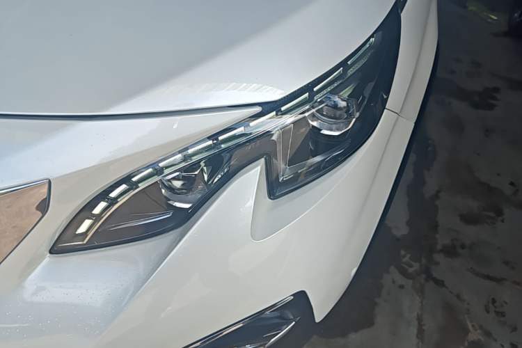 Used Peugeot 5008 2017 380THP 7-Seater Luxury GT Edition Left Front Headlight