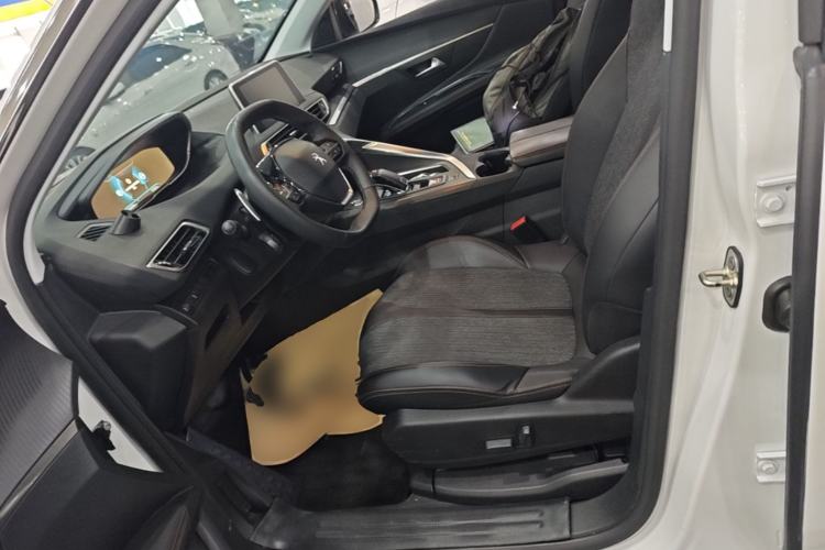 Used Peugeot 5008 2017 380THP 7-Seater Elite Edition Left Front Seat