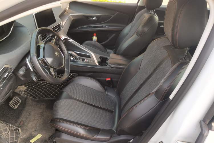 Used Peugeot 5008 2017 380THP 7-Seater Elite Edition Left Front Seat