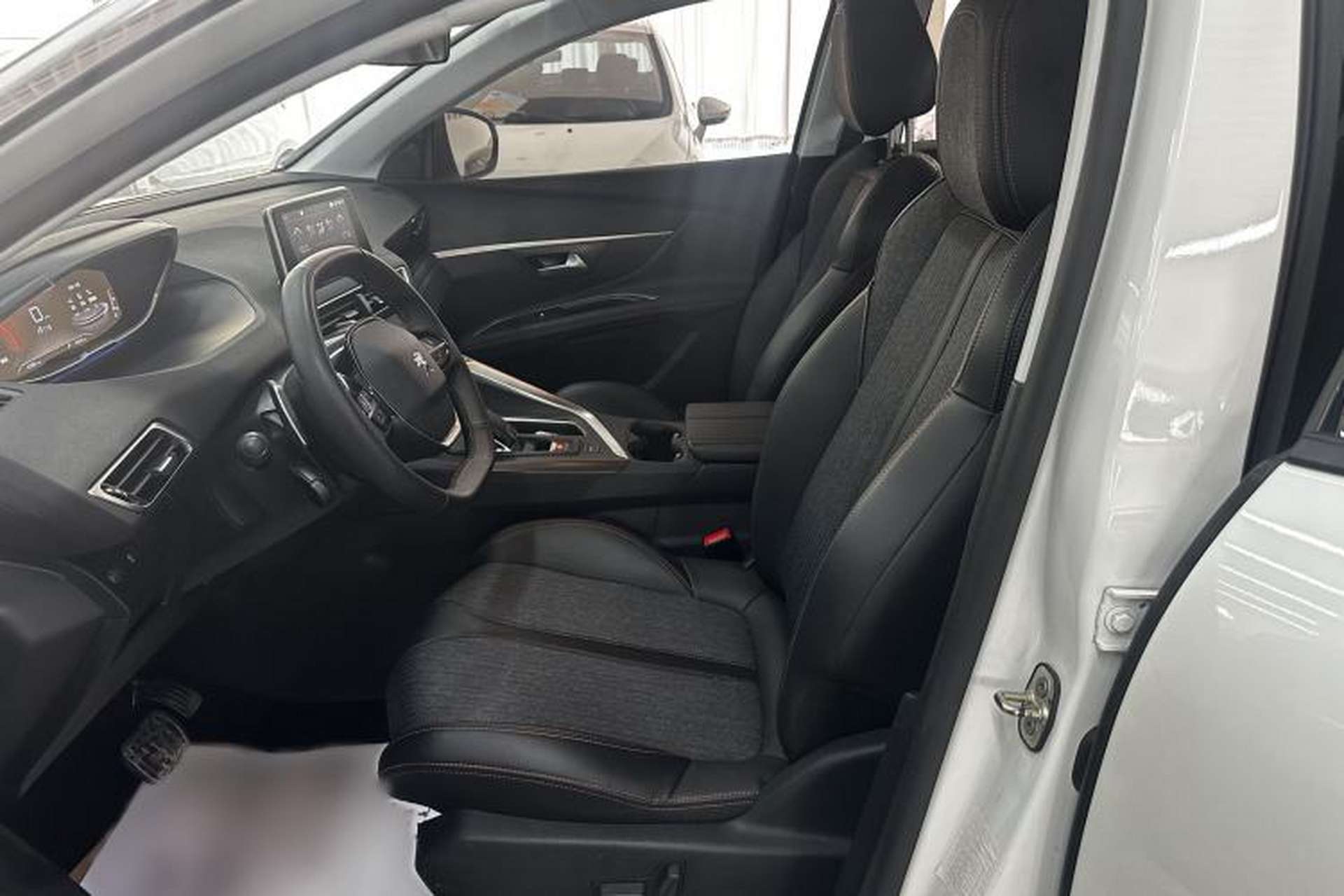 Used Peugeot 5008 2017 380THP 7-Seater Elite Edition Left Front Seat