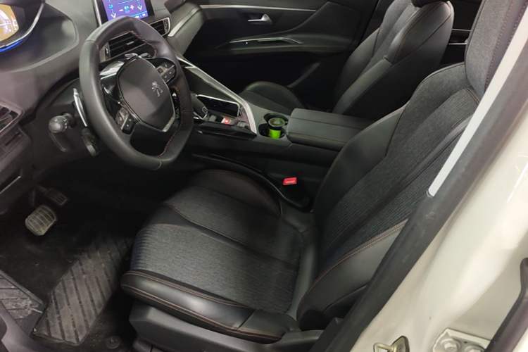 Used Peugeot 5008 2017 350THP 7-Seater Elite Edition Left Front Seat