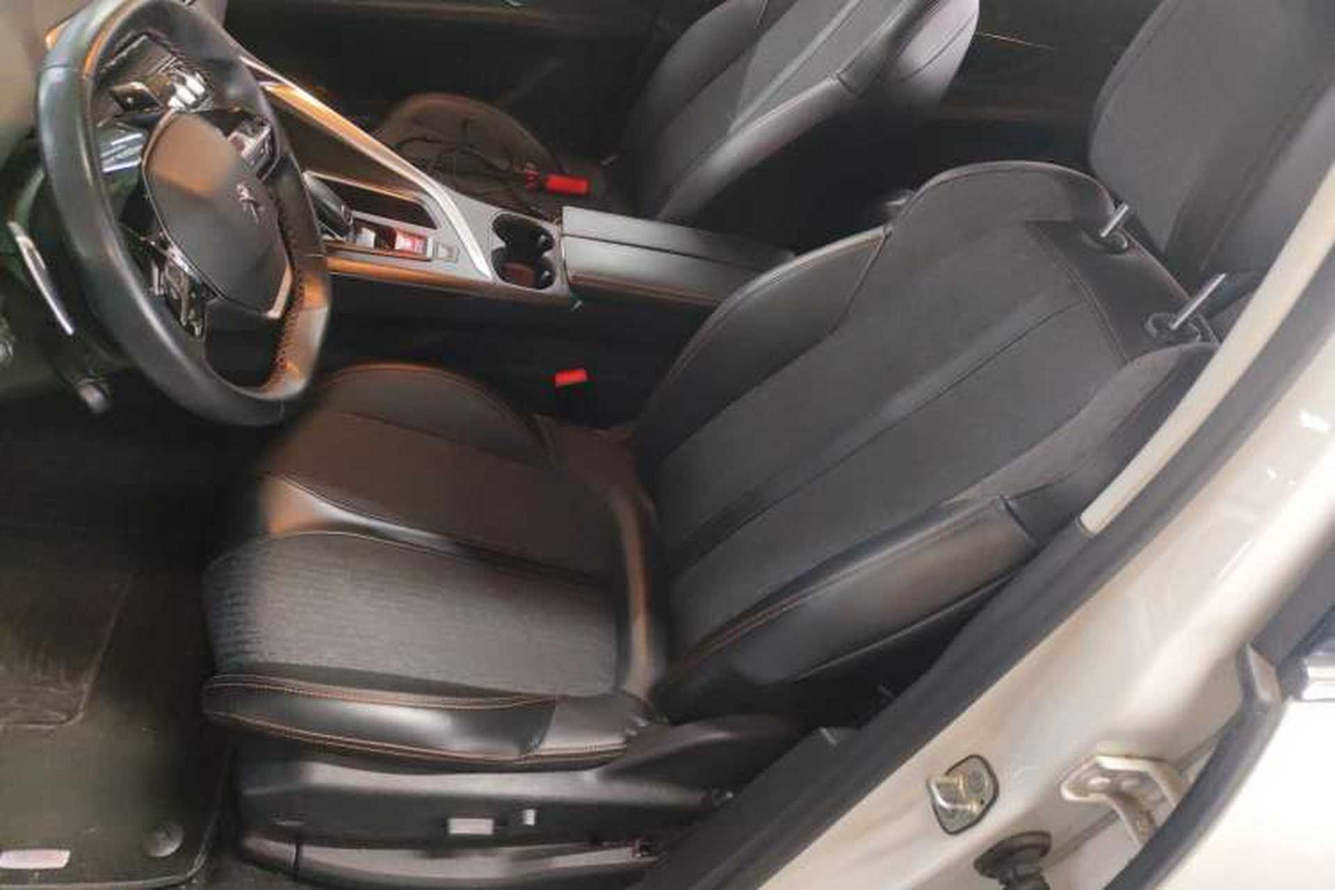 Used Peugeot 5008 2017 380THP 7-Seater Elite Edition Left Front Seat