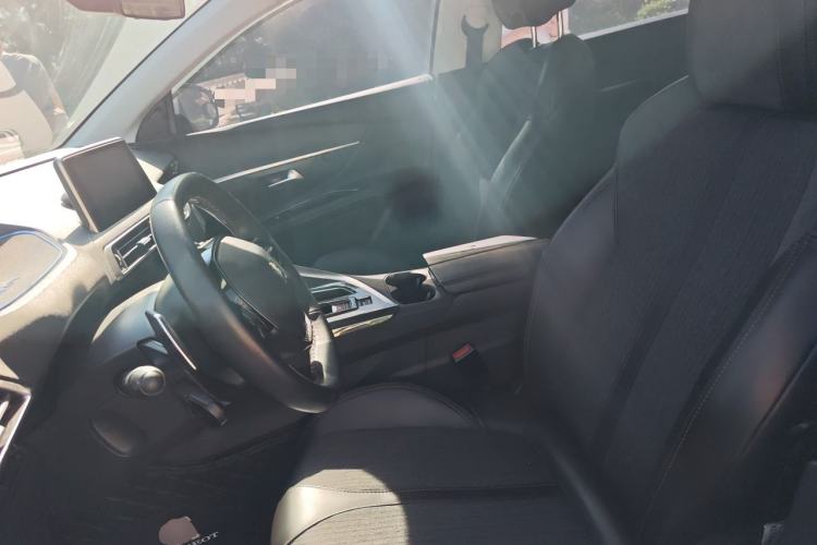 Used Peugeot 5008 2017 380THP 7-Seater Elite Edition Left Front Seat