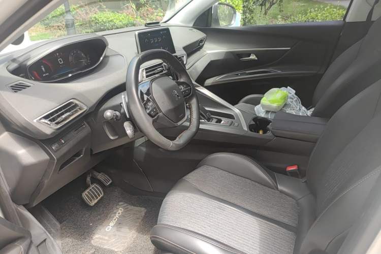 Used Peugeot 5008 2017 380THP 7-Seater Elite Edition Left Front Seat