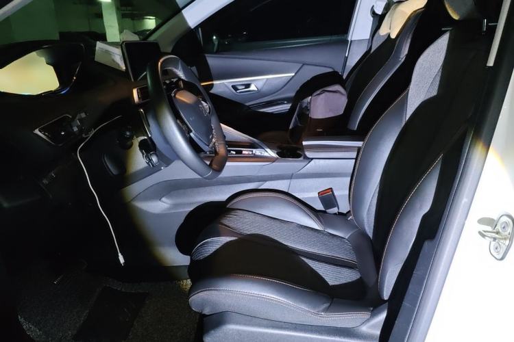 Used Peugeot 5008 2017 350THP 7-Seater Elite Edition Left Front Seat