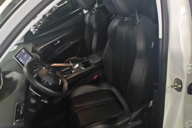 Used Peugeot 5008 2017 350THP 7-Seater Elite Edition Left Front Seat
