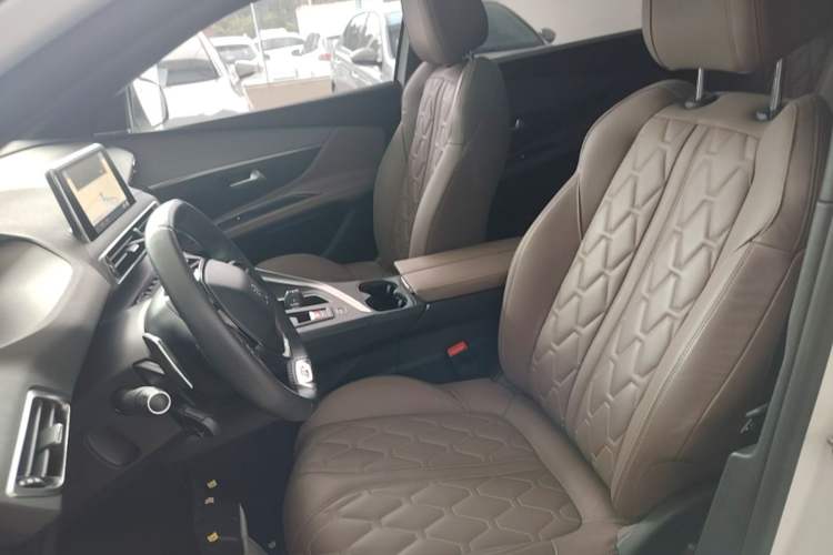 Used Peugeot 5008 2017 380THP 7-Seater Luxury GT Edition Left Front Seat