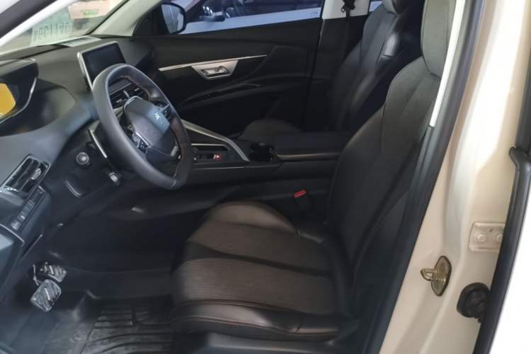 Used Peugeot 5008 2017 350THP 7-Seater Elite Edition Left Front Seat