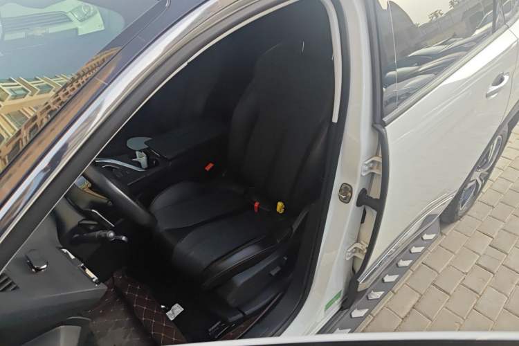 Used Peugeot 5008 2017 380THP 7-Seater Elite Edition Left Front Seat