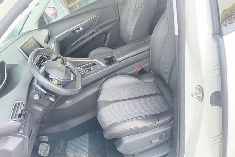 Used Peugeot 5008 2017 350THP 7-Seater Elite Edition Left Front Seat