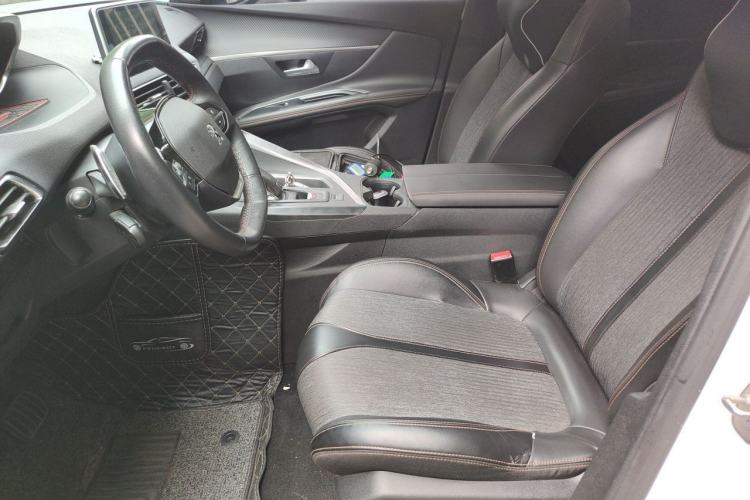 Used Peugeot 5008 2017 350THP 7-Seater Elite Edition Left Front Seat