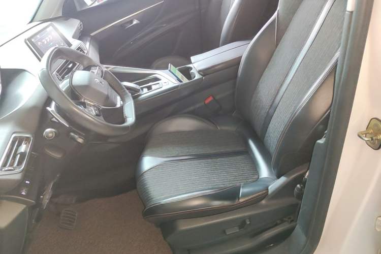 Used Peugeot 5008 2017 350THP 7-Seater Elite Edition Left Front Seat