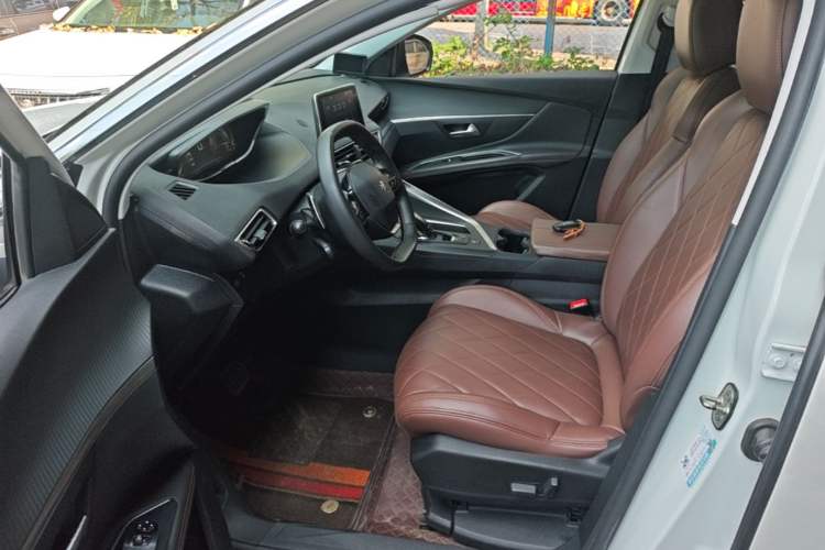 Used Peugeot 5008 2017 380THP 7-Seater Elite Edition Left Front Seat
