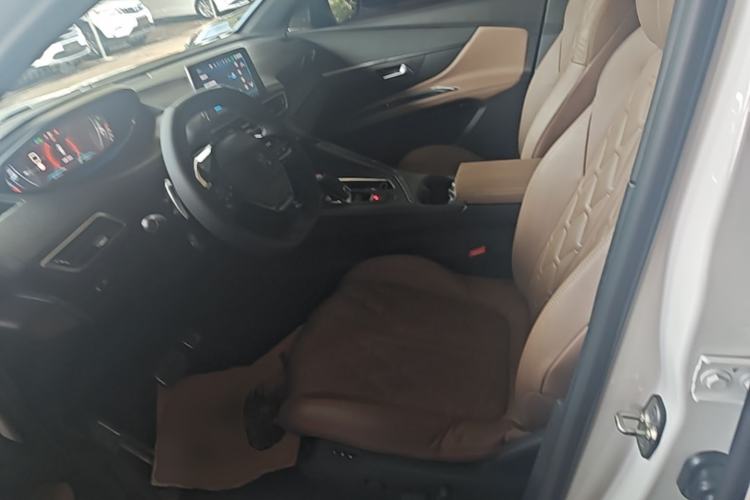 Used Peugeot 5008 2017 380THP 7-Seater Luxury GT Edition Left Front Seat