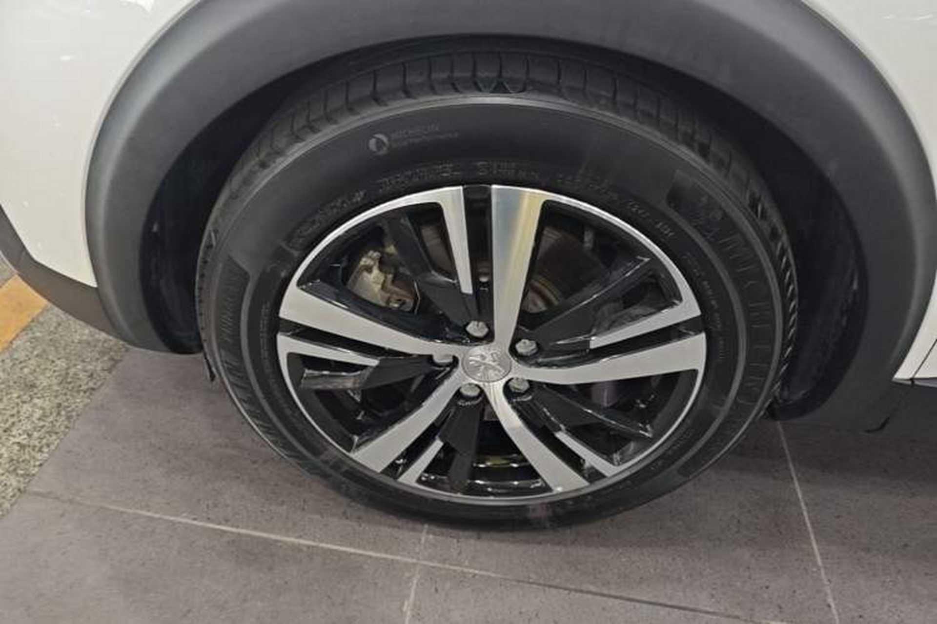 Used Peugeot 5008 2017 380THP 7-Seater Elite Edition Left Front Wheel Hub