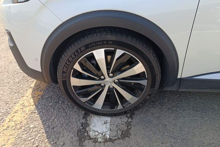 Used Peugeot 5008 2017 380THP 7-Seater Luxury GT Edition Left Front Wheel Hub