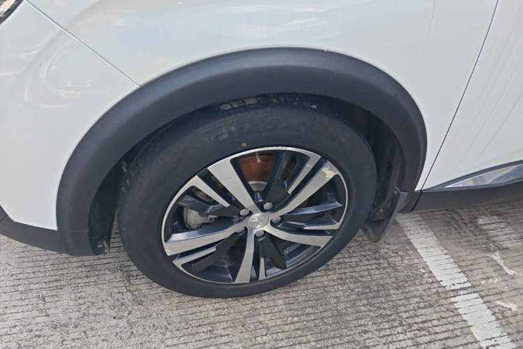 Used Peugeot 5008 2017 380THP 5-Seater Elite Edition Left Front Wheel Hub