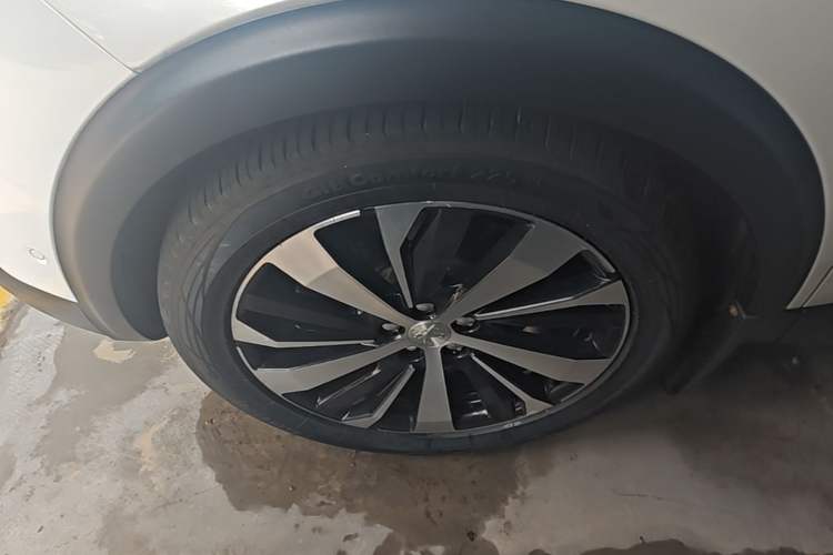 Used Peugeot 5008 2017 380THP 7-Seater Luxury GT Edition Left Front Wheel Hub