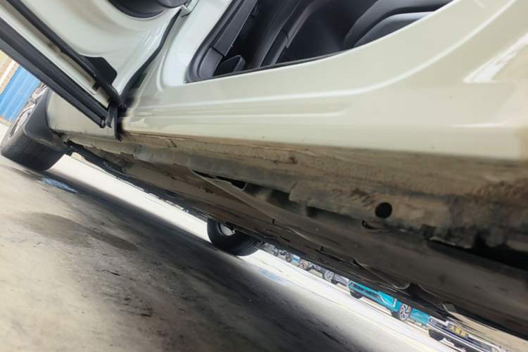 Used Peugeot 5008 2017 350THP 5-Seat Elite Edition Left Side Sill