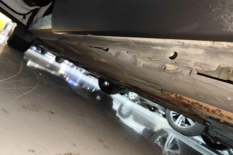 Used Peugeot 5008 2017 380THP 7-Seater Elite Edition Left Side Sill