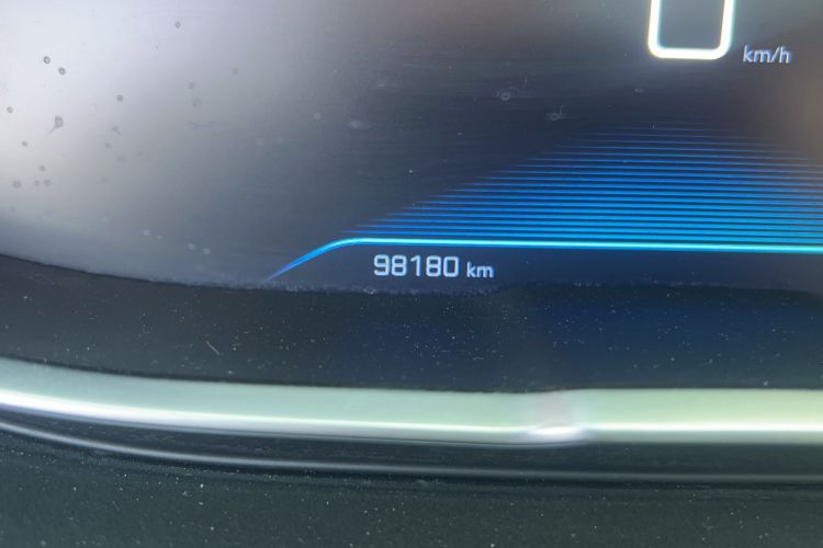 Used Peugeot 5008 2017 380THP 7-Seater Luxury GT Edition Odometer Close Up