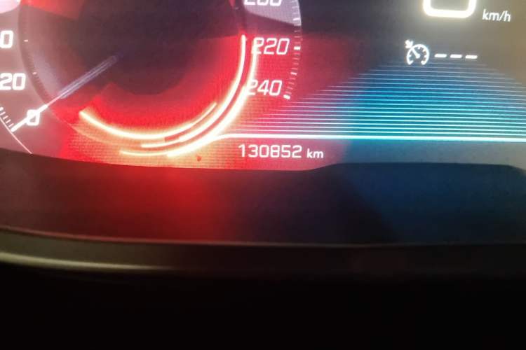 Used Peugeot 5008 2017 380THP 7-Seater Elite Edition Odometer Close Up
