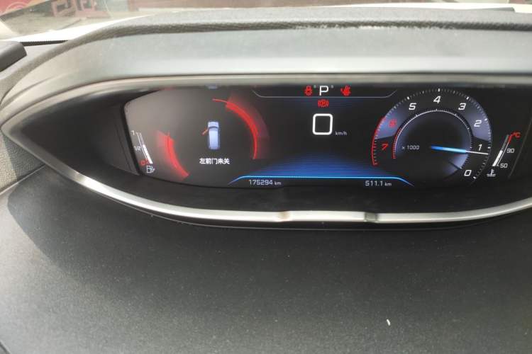 Used Peugeot 5008 2017 350THP 7-Seater Elite Edition Odometer Close Up