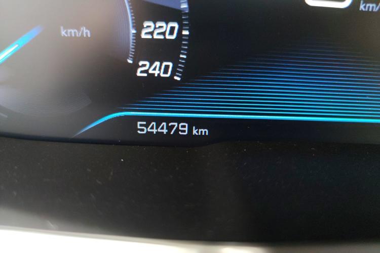 Used Peugeot 5008 2017 350THP 7-Seater Elite Edition Odometer Close Up