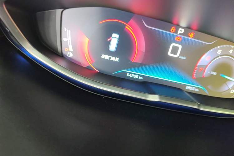 Used Peugeot 5008 2017 350THP 7-Seater Elite Edition Odometer Close Up