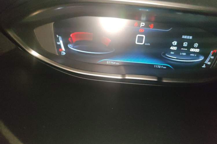 Used Peugeot 5008 2017 380THP 7-Seater Elite Edition Odometer Close Up