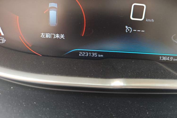Used Peugeot 5008 2017 380THP 7-Seater Boundary-Free Edition Odometer Close Up
