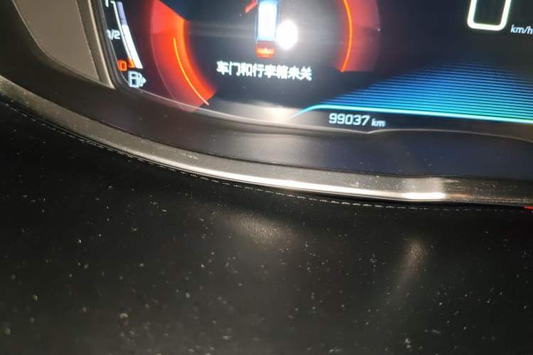 Used Peugeot 5008 2017 350THP 7-Seater Elite Edition Odometer Close Up