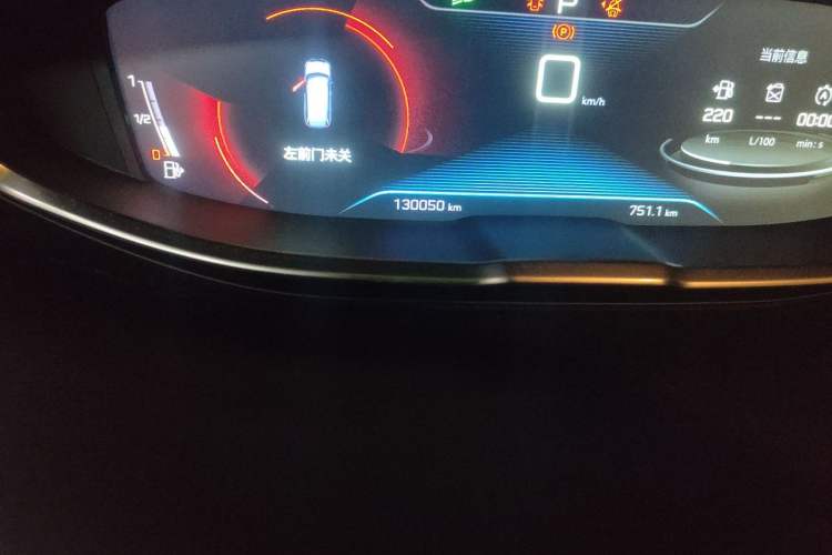 Used Peugeot 5008 2017 350THP 7-Seater Elite Edition Odometer Close Up