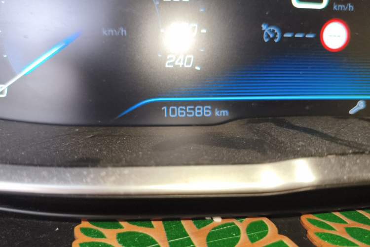 Used Peugeot 5008 2017 380THP 7-Seater Luxury Edition Odometer Close Up