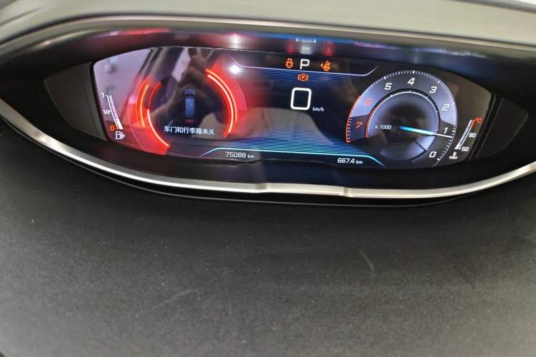 Used Peugeot 5008 2017 380THP 7-Seater Boundary-Free Edition Odometer Close Up