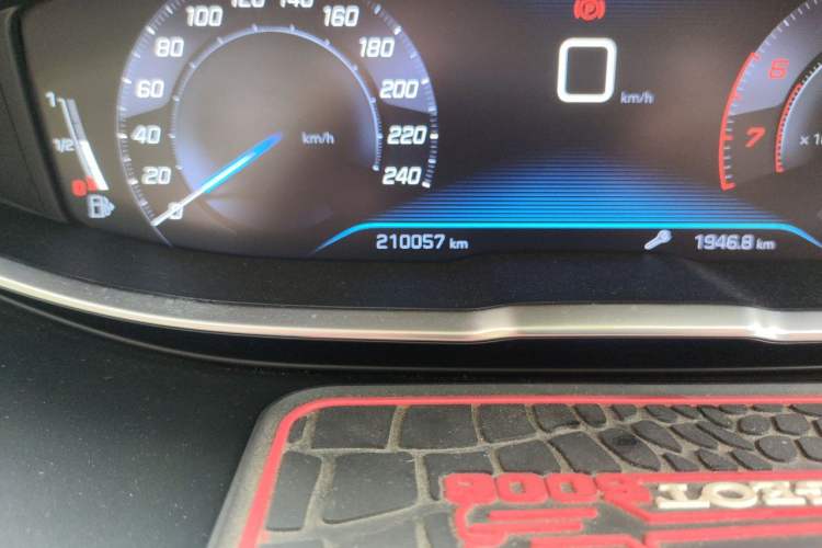 Used Peugeot 5008 2017 350THP 7-Seater Elite Edition Odometer Close Up