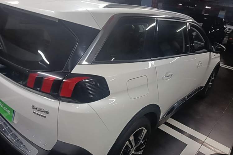 Used Peugeot 5008 2017 350THP 7-Seater Elite Edition Rear Right 45 Deg