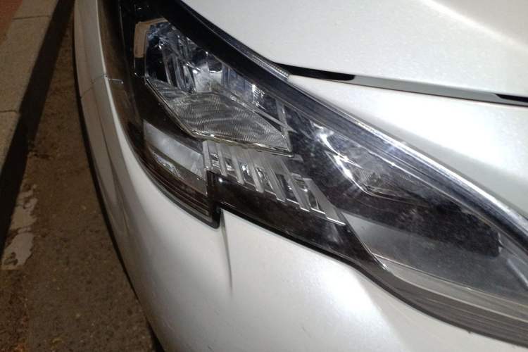 Used Peugeot 5008 2017 350THP 7-Seater Elite Edition Right Front Headlight