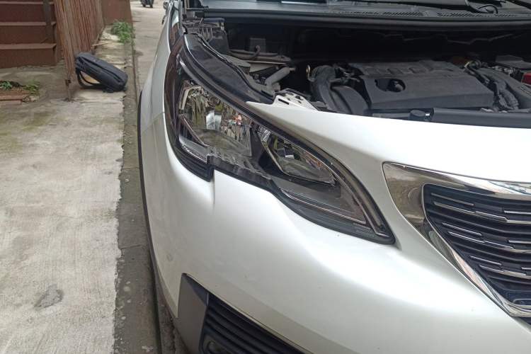 Used Peugeot 5008 2017 380THP 7-Seater Elite Edition Right Front Headlight
