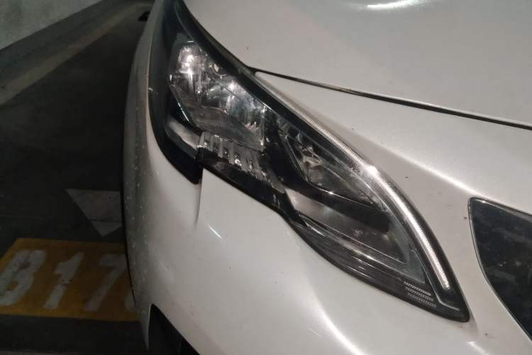 Used Peugeot 5008 2017 380THP 7-Seater Elite Edition Right Front Headlight
