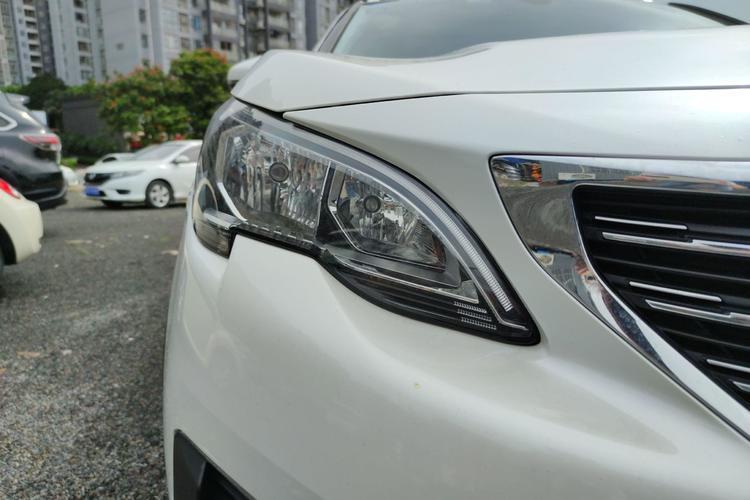 Used Peugeot 5008 2017 350THP 7-Seater Elite Edition Right Front Headlight