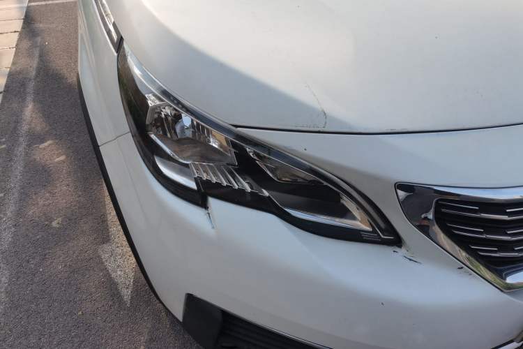 Used Peugeot 5008 2017 380THP 7-Seater Elite Edition Right Front Headlight